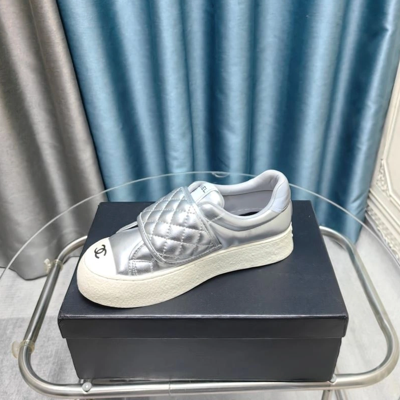 Resilient Chxnxl Sneakers 122352