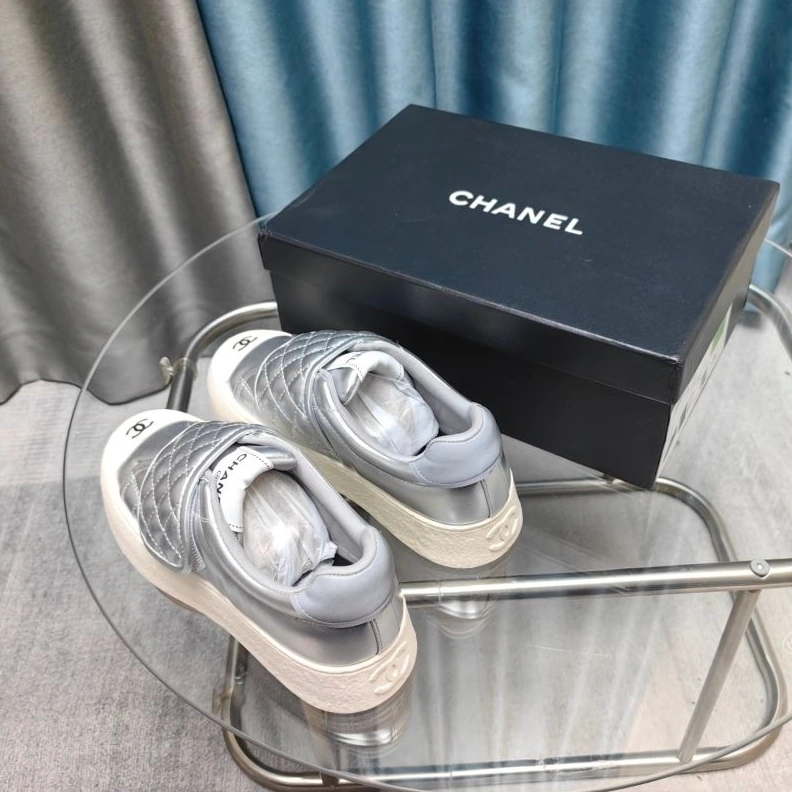Resilient Chxnxl Sneakers 122352