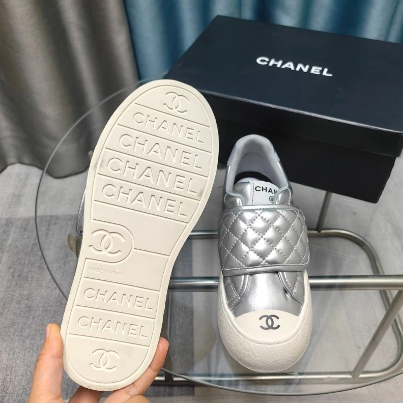 Resilient Chxnxl Sneakers 122352
