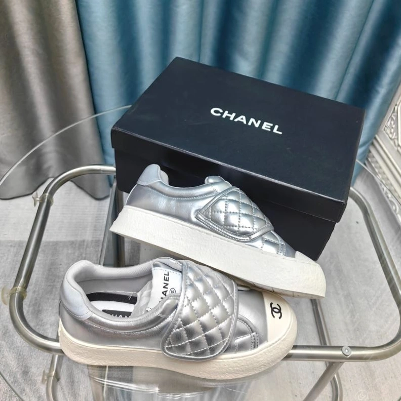 Resilient Chxnxl Sneakers 122352