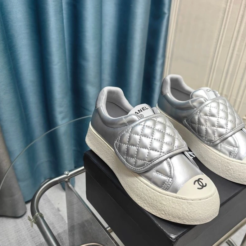 Resilient Chxnxl Sneakers 122352