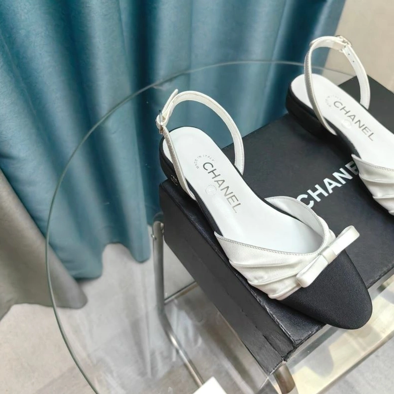 Resilient Chxnxl Sandals 123003