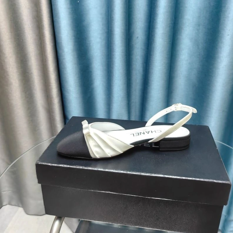 Resilient Chxnxl Sandals 123003