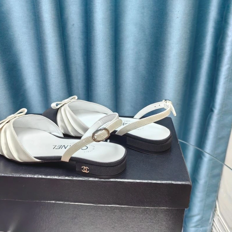 Resilient Chxnxl Sandals 123003