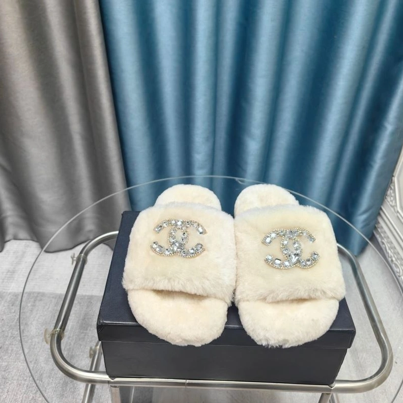 Refined Chxnxl Slippers 122713