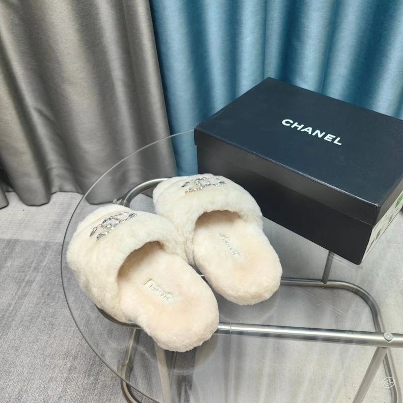 Refined Chxnxl Slippers 122713