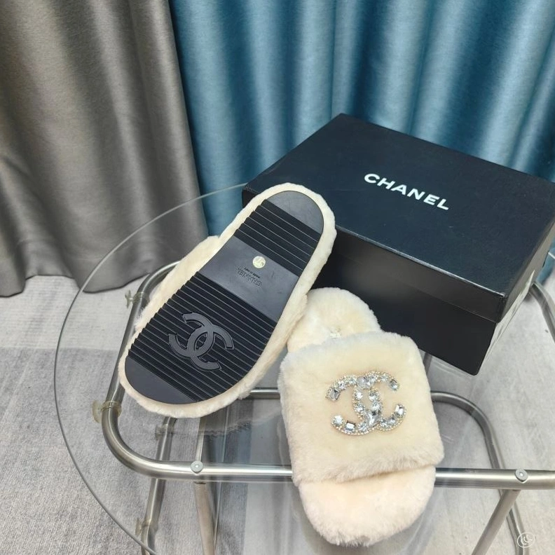 Refined Chxnxl Slippers 122713
