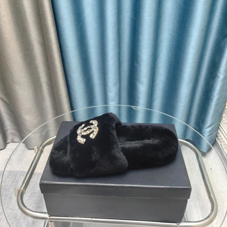 Chxnxl Slippers Bold 122712