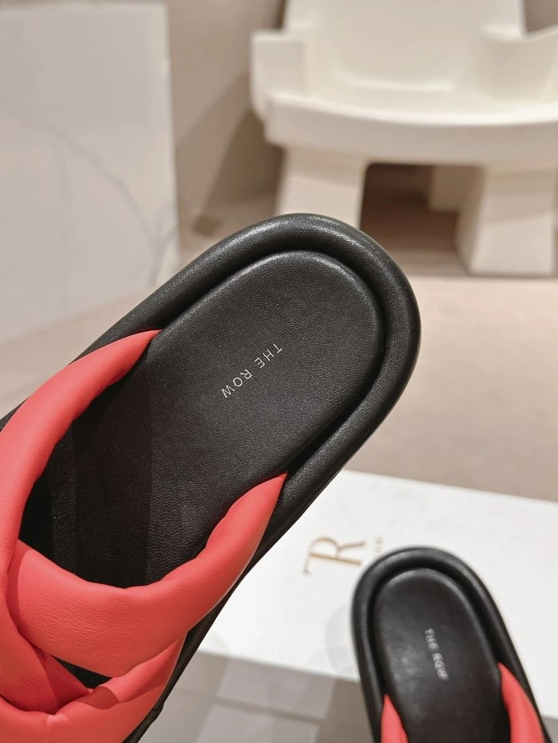 Cozy Othxr Slippers 213157