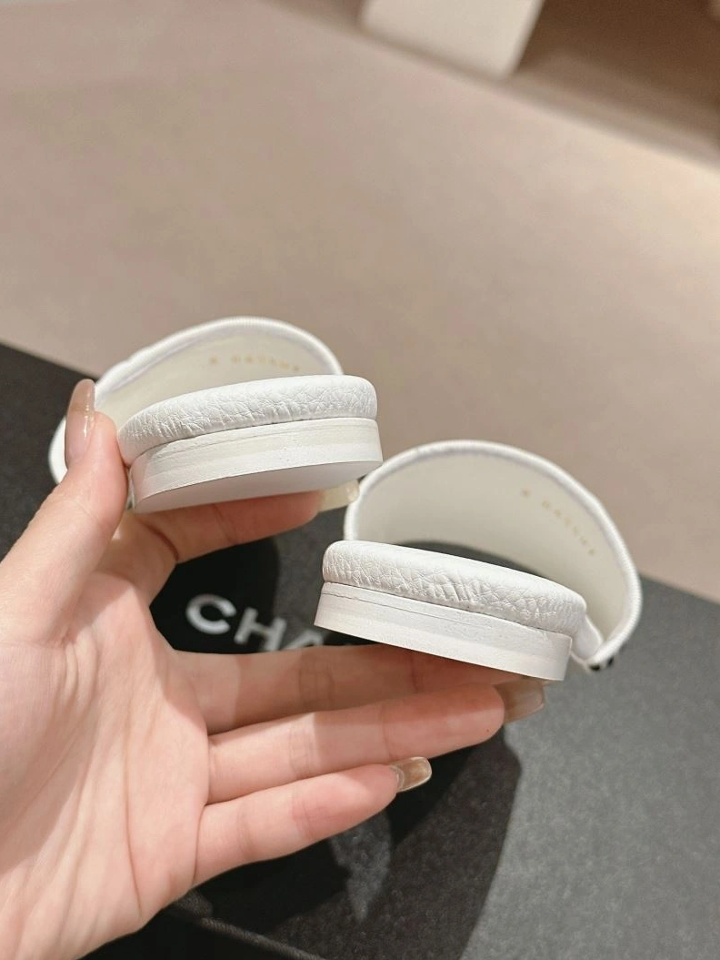 Durable Chxnxl Slippers 122711