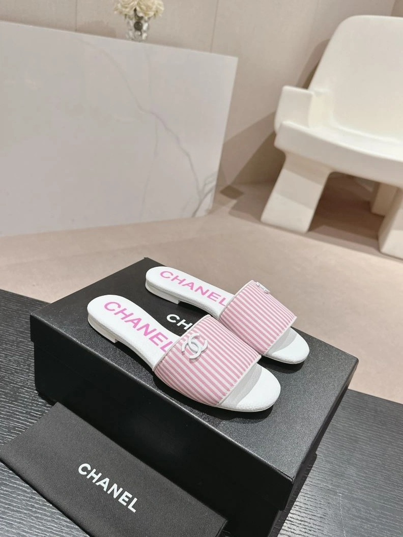 Fashionable Chxnxl Slippers 122708