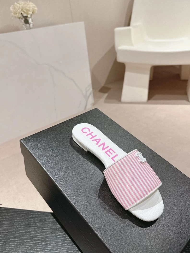 Fashionable Chxnxl Slippers 122708