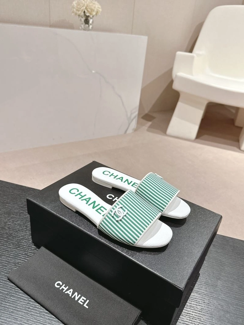 Lightweight Chxnxl Slippers 122706