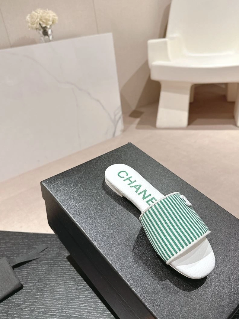 Lightweight Chxnxl Slippers 122706