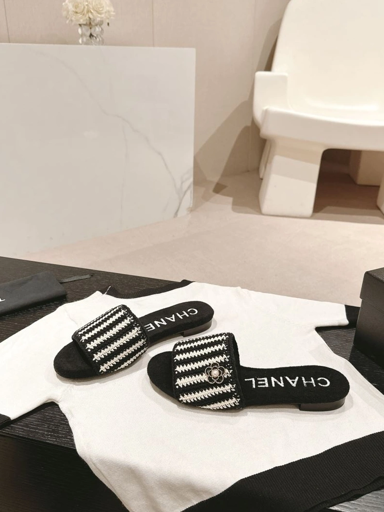 AllSeason Chxnxl Slippers 122705