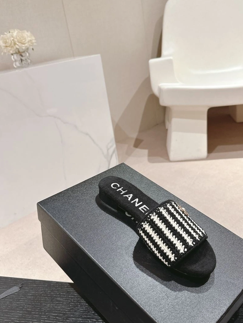 AllSeason Chxnxl Slippers 122705