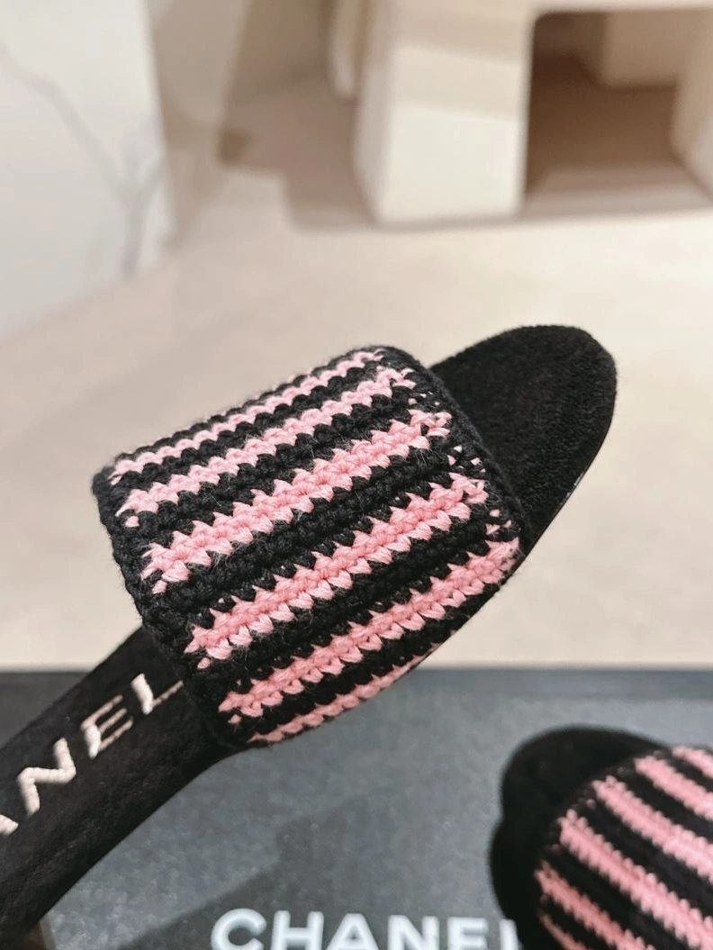 Vibrant Chxnxl Slippers 122702