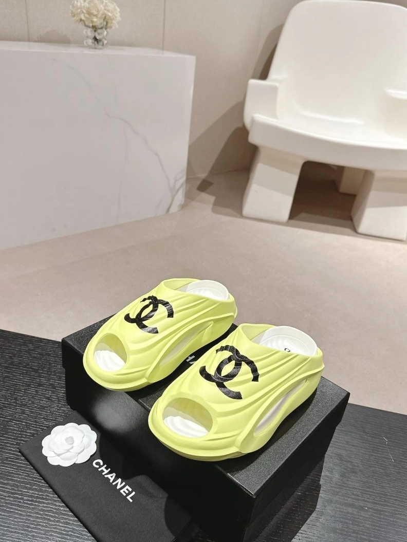 Practical Chxnxl Slippers 122701