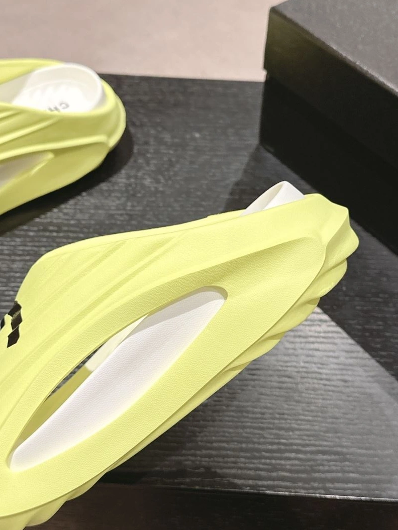 Practical Chxnxl Slippers 122701