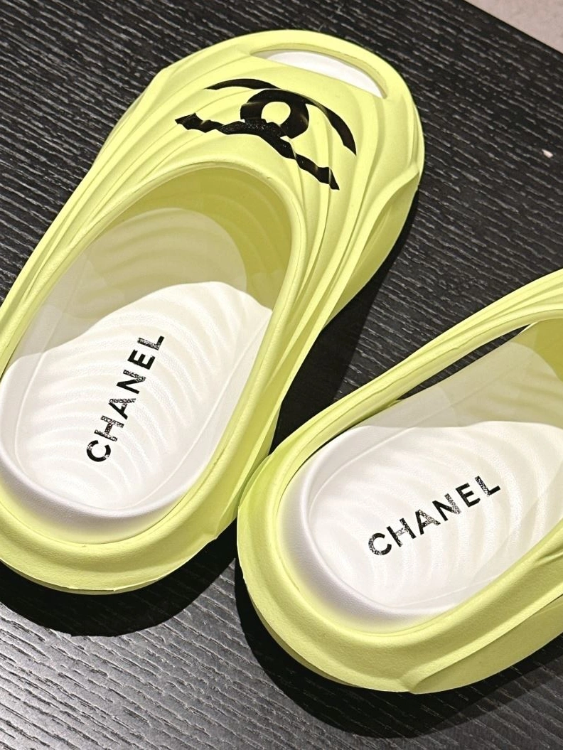 Practical Chxnxl Slippers 122701