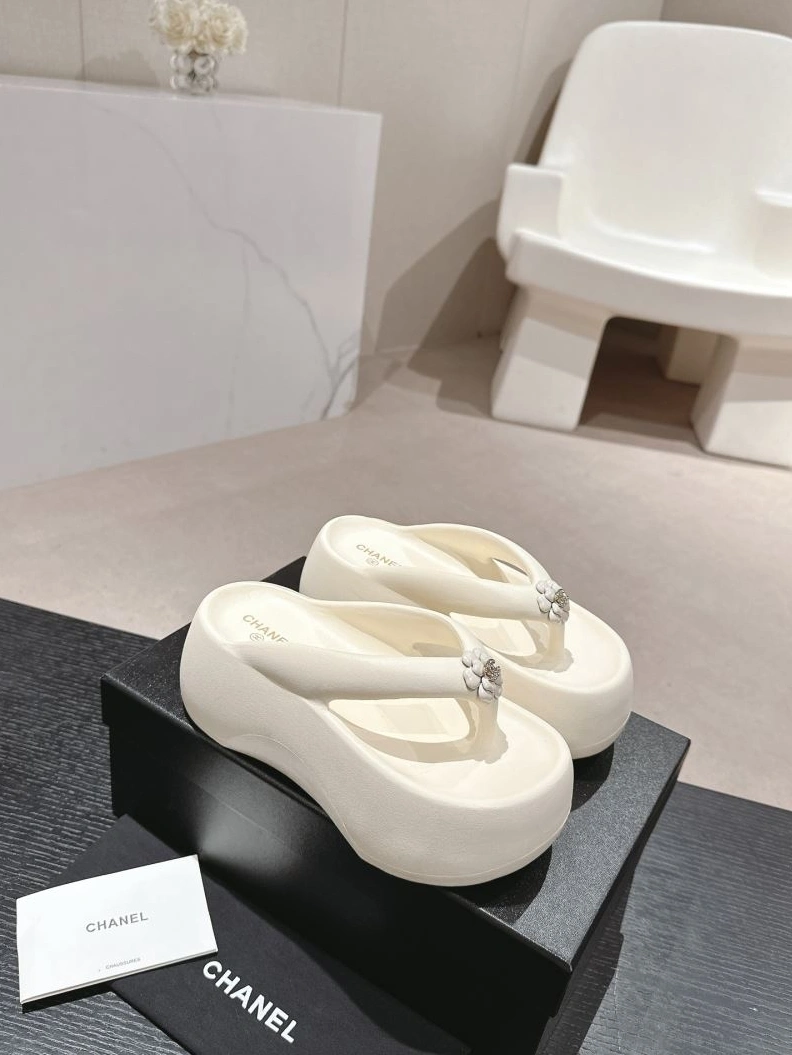 Fashionable Chxnxl Slippers 122688