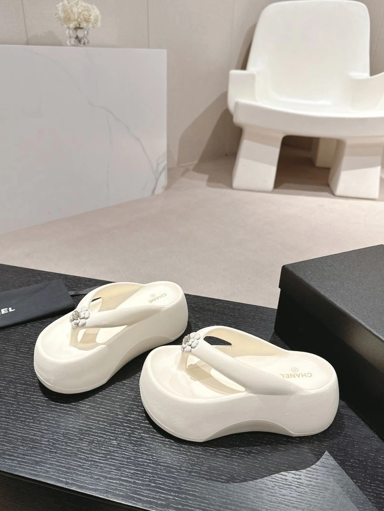 Fashionable Chxnxl Slippers 122688