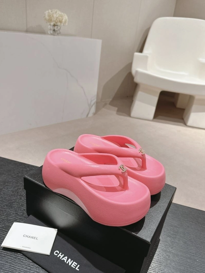 Fashionable Chxnxl Slippers 122683