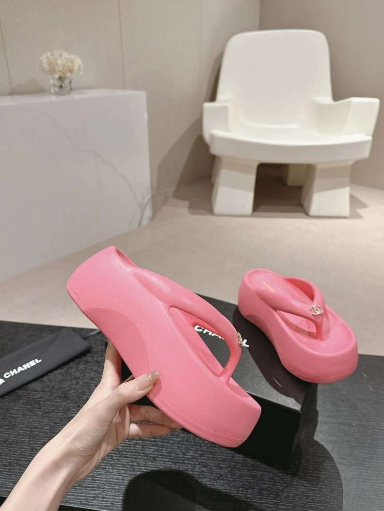 Fashionable Chxnxl Slippers 122683