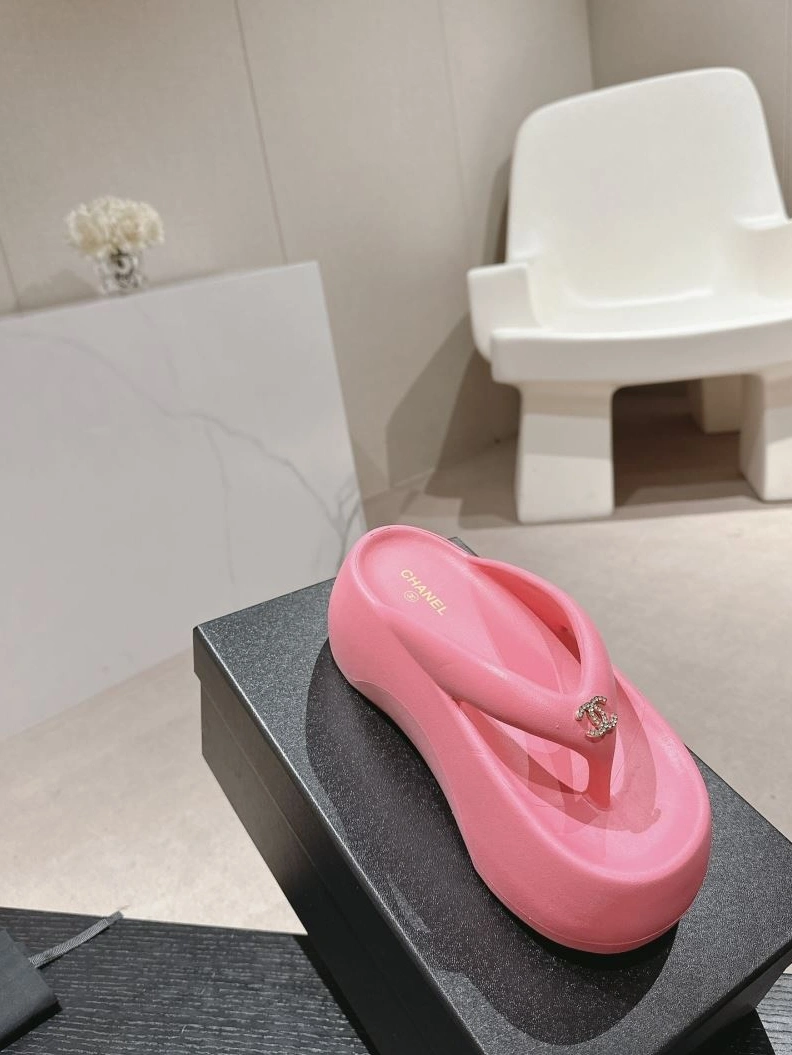 Fashionable Chxnxl Slippers 122683