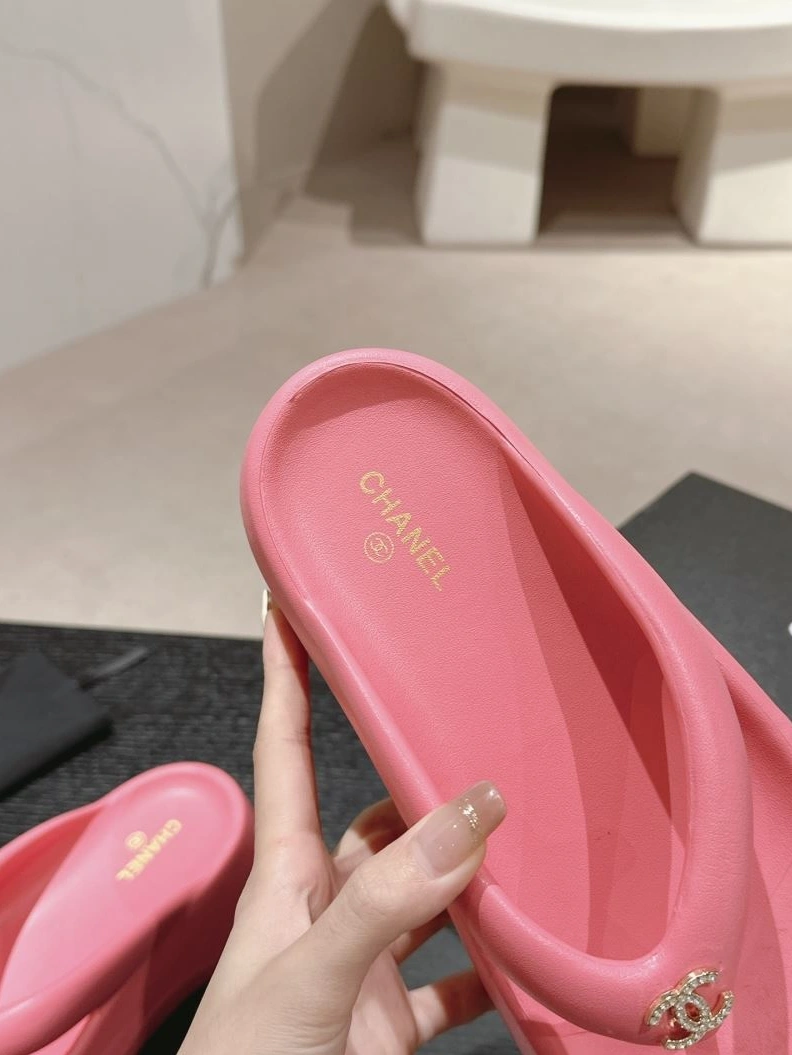 Fashionable Chxnxl Slippers 122683