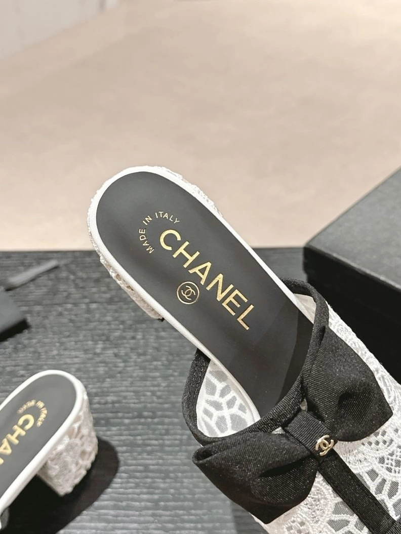 Flexible Chxnxl Slippers 122685