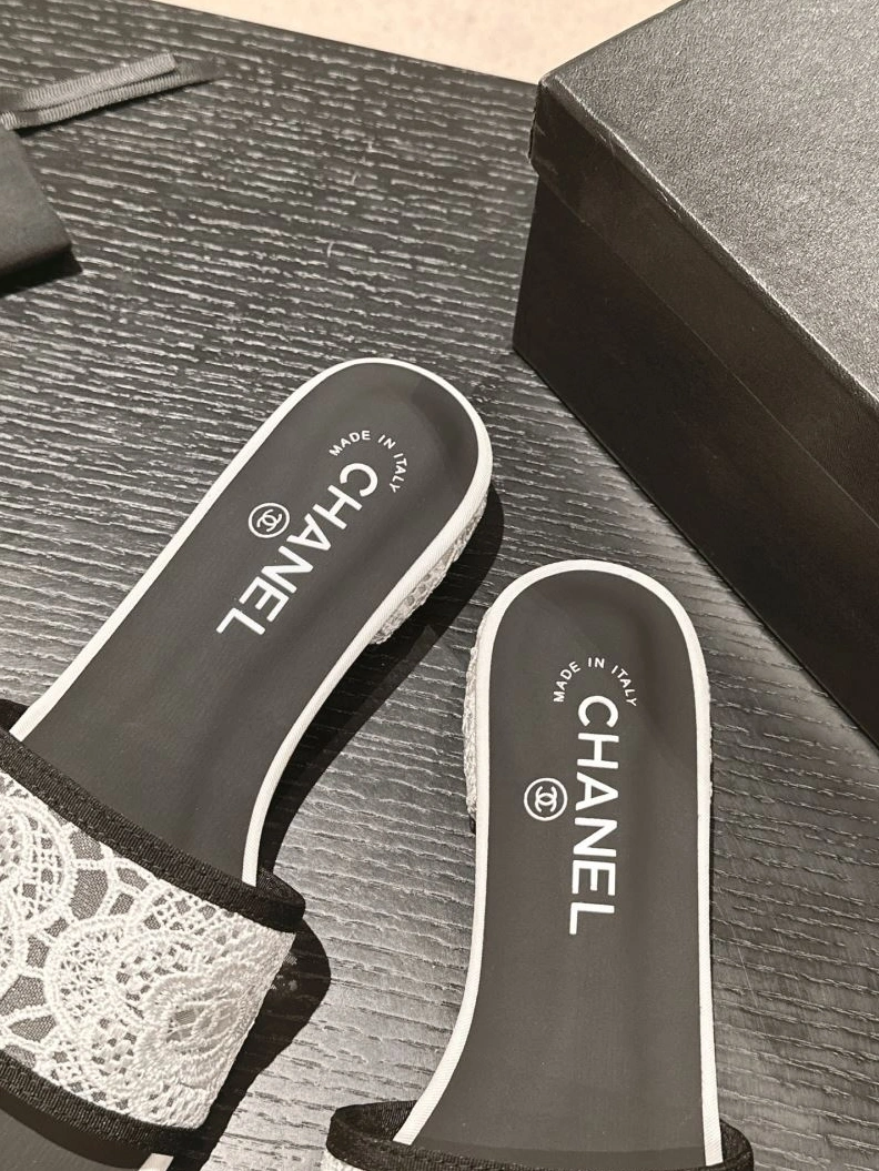 Lightweight Chxnxl Slippers 122677