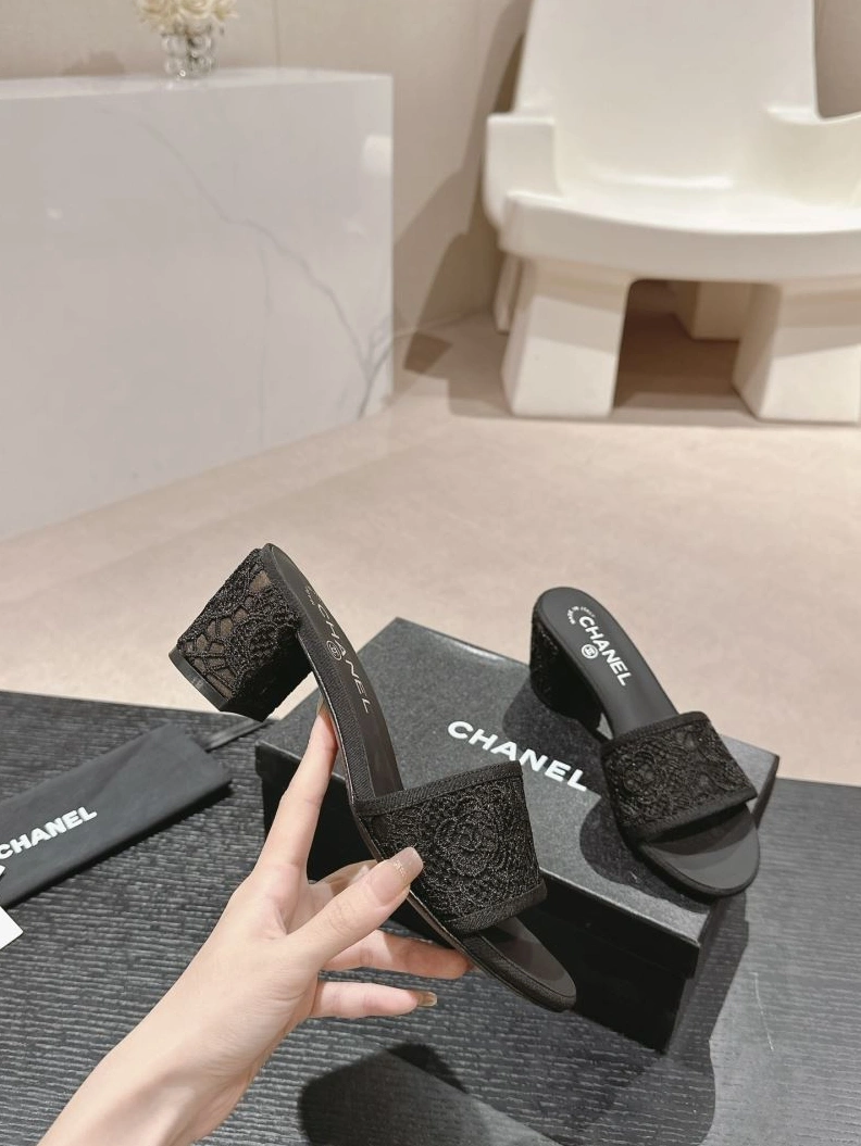 Practical Chxnxl Slippers 122672