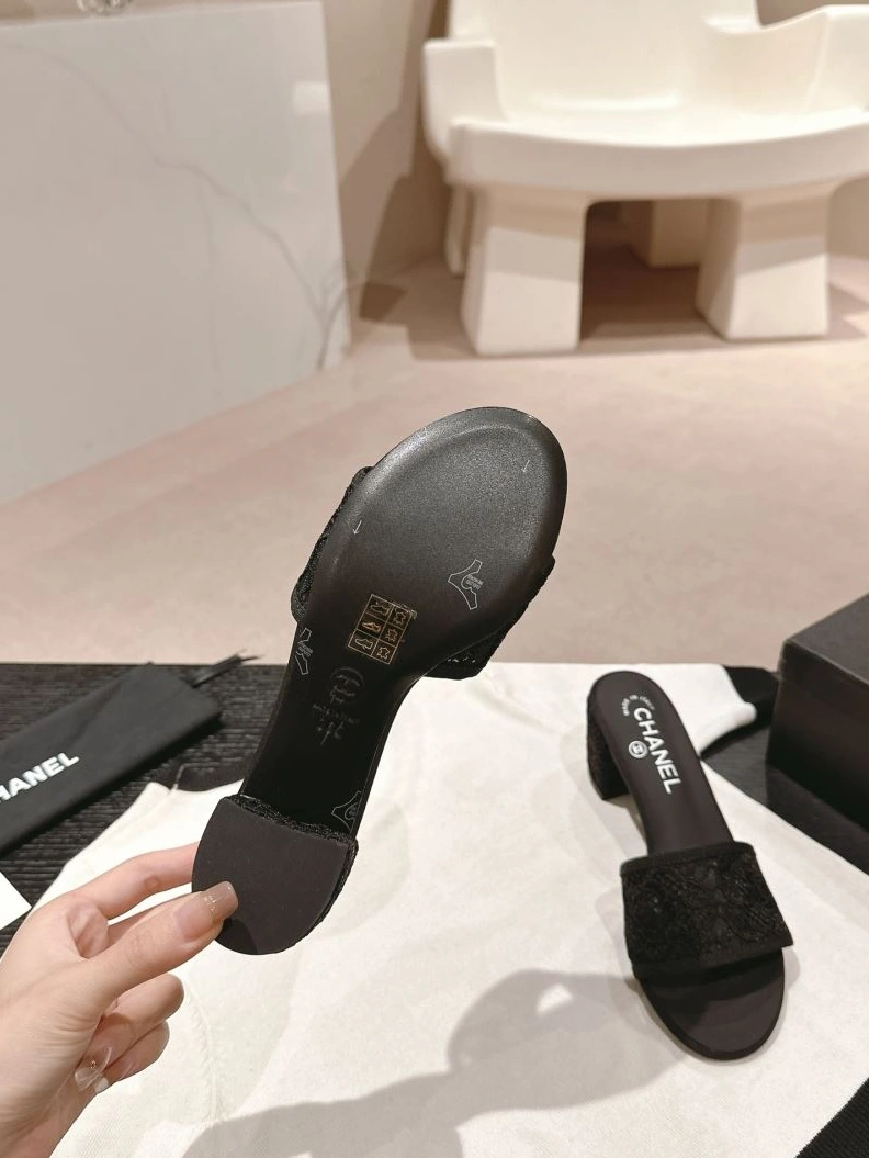 Practical Chxnxl Slippers 122672