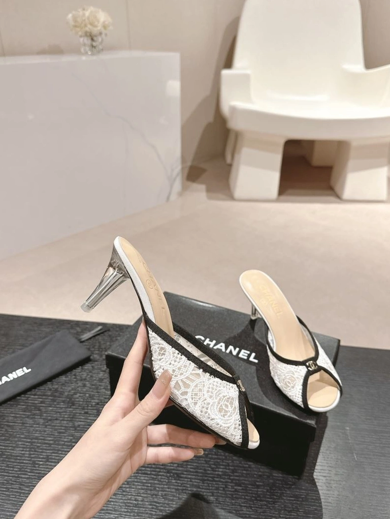 EyeCatching Chxnxl Slippers 122671