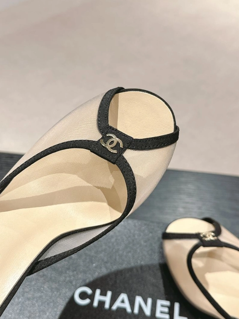 Modern Chxnxl Slippers 122669