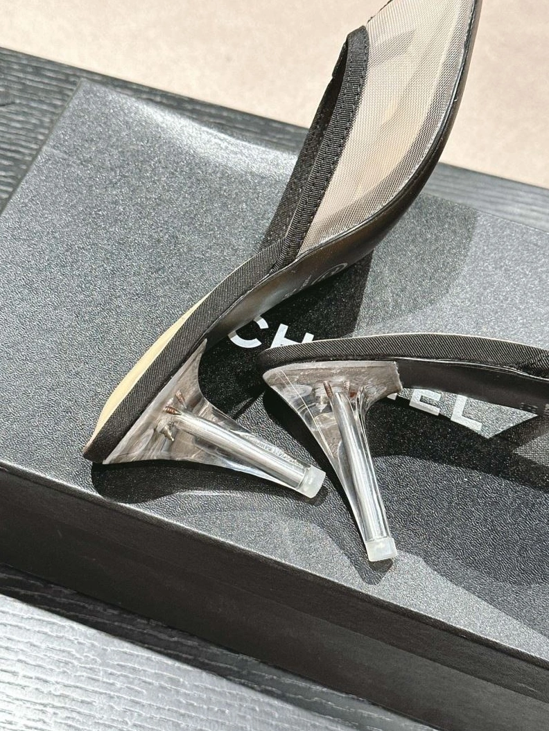 Modern Chxnxl Slippers 122669
