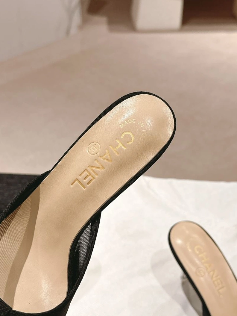 Modern Chxnxl Slippers 122697