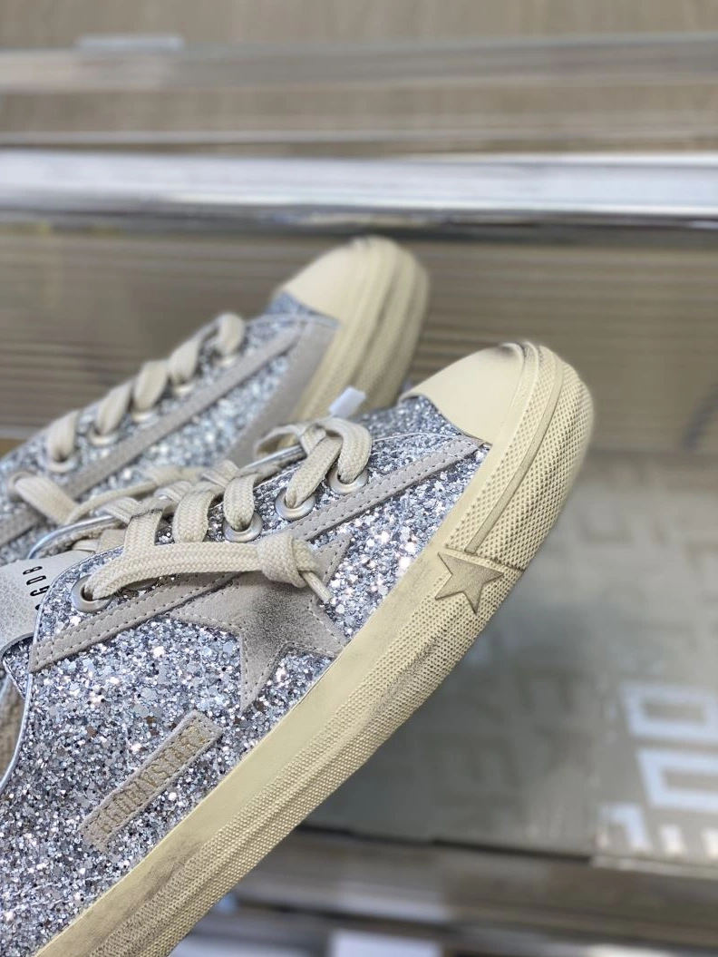 Versatile Othxr Sneakers 213091