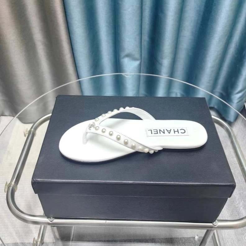 Unique Chxnxl Slippers 122662