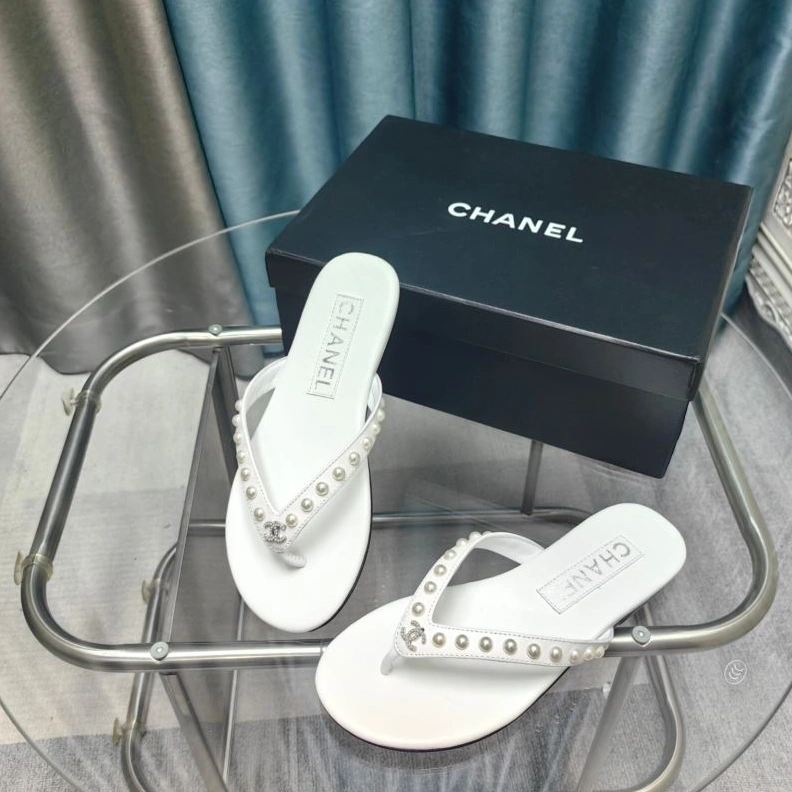Unique Chxnxl Slippers 122662
