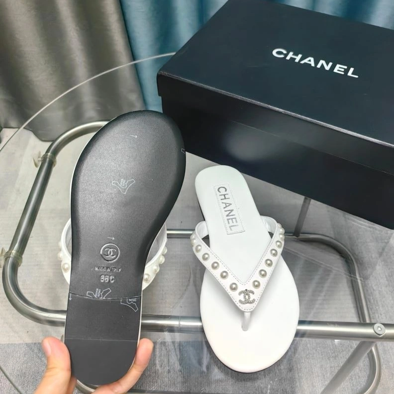 Unique Chxnxl Slippers 122662
