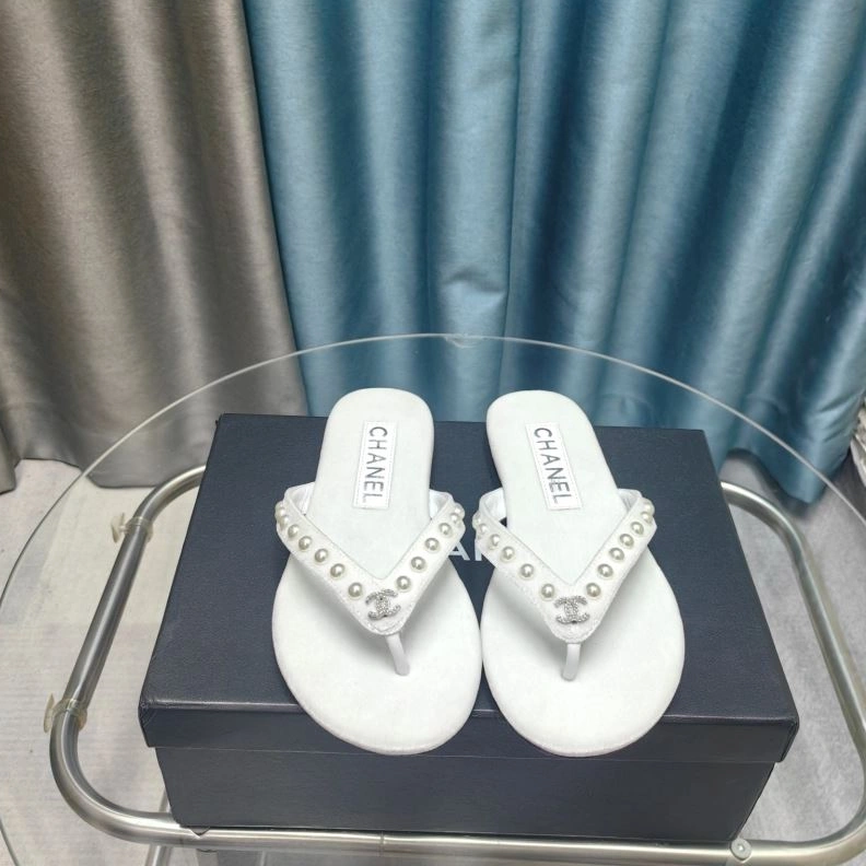Practical Chxnxl Slippers 122658