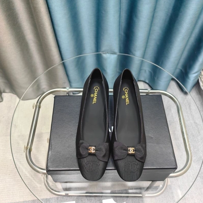 Resilient Chxnxl Flat Shoes 123205
