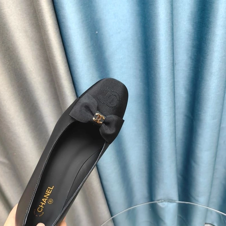 Resilient Chxnxl Flat Shoes 123205
