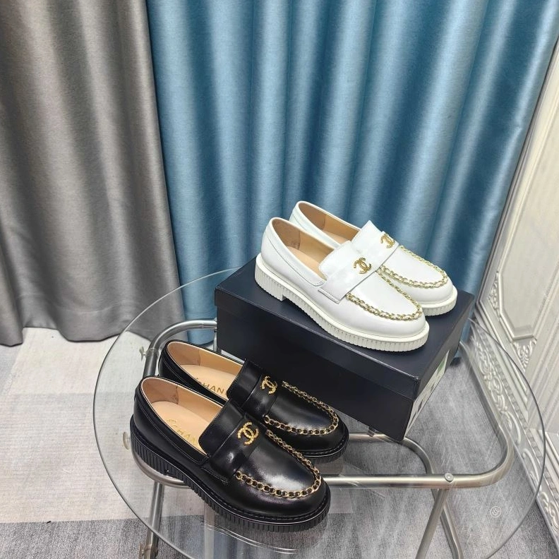 Compact Chxnxl Leather Shoes 123048