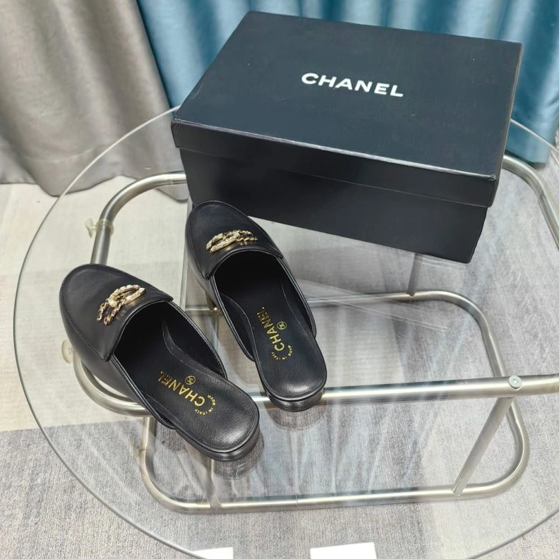 Efficient Chxnxl Slippers 122639