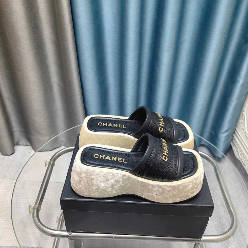 Trendy Chxnxl Slippers 122648
