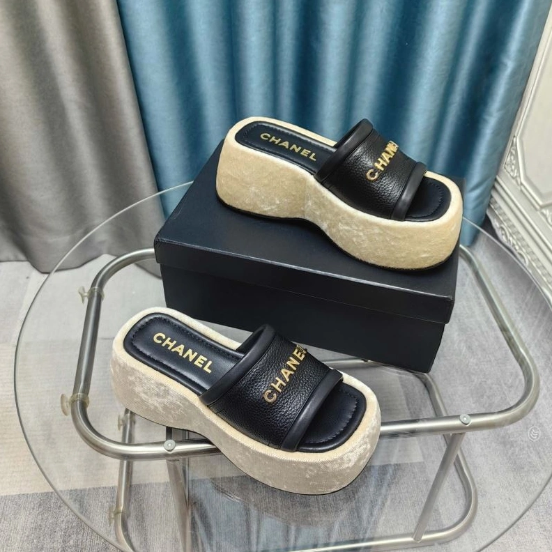 Trendy Chxnxl Slippers 122648