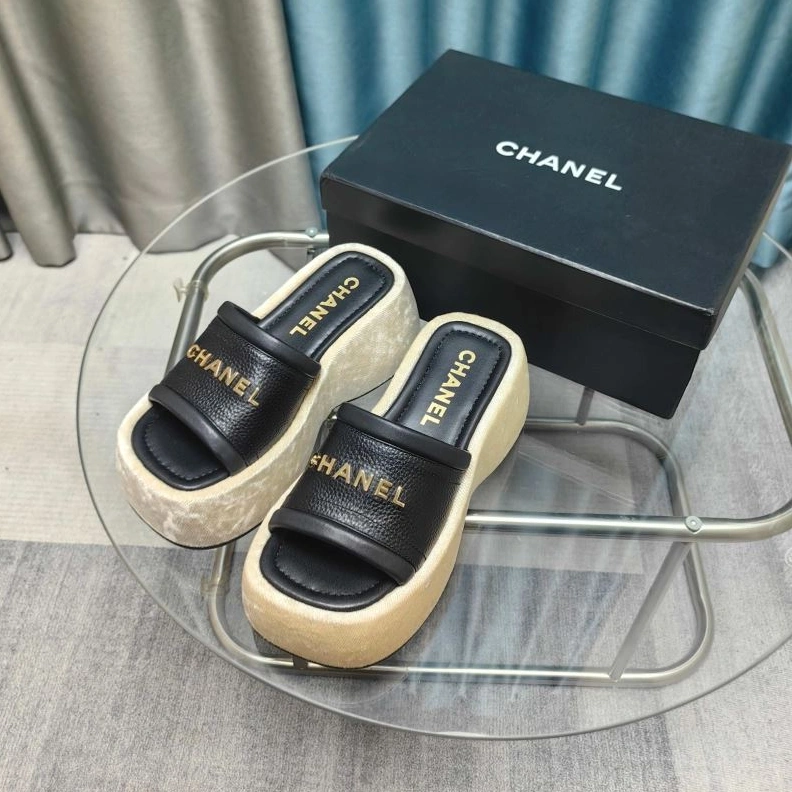 Trendy Chxnxl Slippers 122648